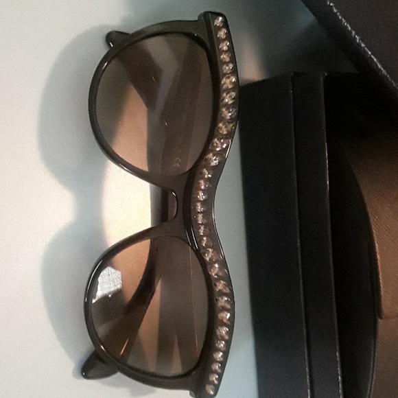 Prada sunglass - Picture 2 of 2